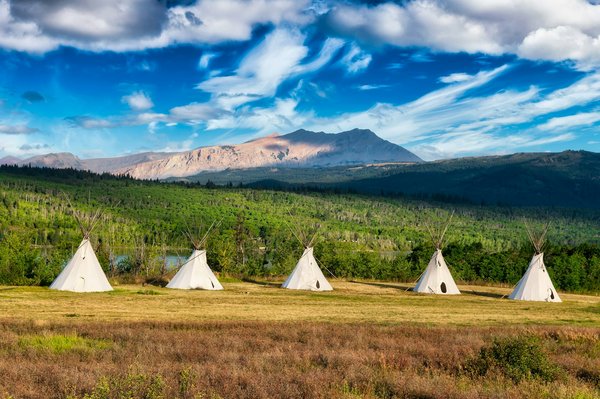 Quels sont les avantages du camping en tipi et comment s'y préparer?